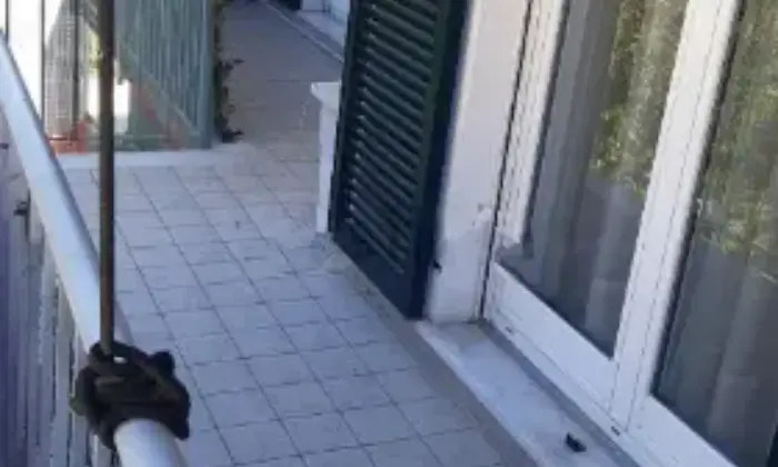 Rexer-La-Spezia-Appartamento-su-due-piani-in-vendita-in-via-Sarzana-Balcone