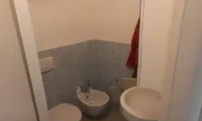 Rexer-La-Spezia-Appartamento-su-due-piani-in-vendita-in-via-Sarzana-Bagno