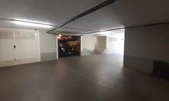 Rexer-La-Spezia-Appartamento-su-due-piani-in-vendita-in-via-Sarzana-Garage