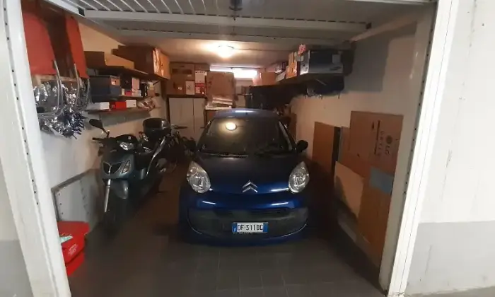Rexer-La-Spezia-Appartamento-su-due-piani-in-vendita-in-via-Sarzana-Garage