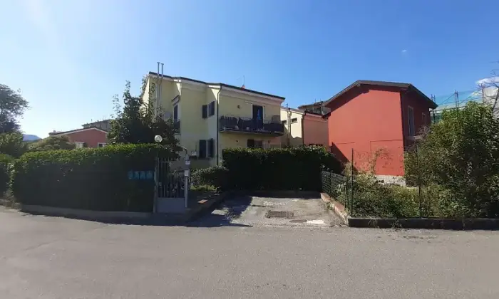 Rexer-La-Spezia-Appartamento-su-due-piani-in-vendita-in-via-Sarzana-Facciata