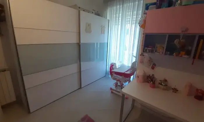 Rexer-La-Spezia-Appartamento-su-due-piani-in-vendita-in-via-Sarzana-Camera-da-letto