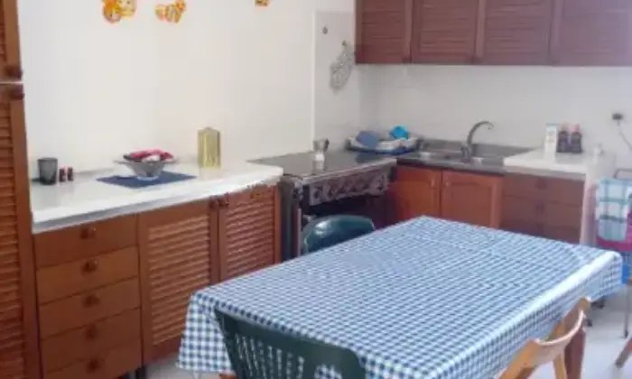 Rexer-Santa-Teresa-Gallura-Trilocale-in-vendita-in-via-Sonnino-Santa-Teresa-Gallura-Cucina