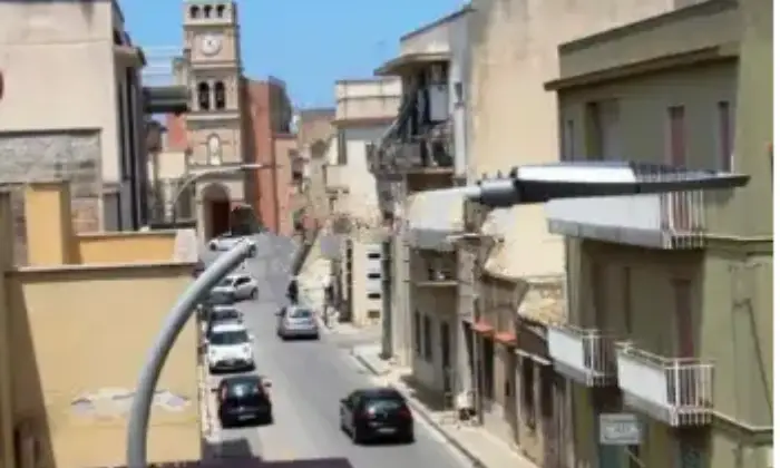 Rexer-Castelvetrano-Vendesi-appartamento-su-due-piani-in-via-Pietro-LunaCastelvetrano-Terrazzo