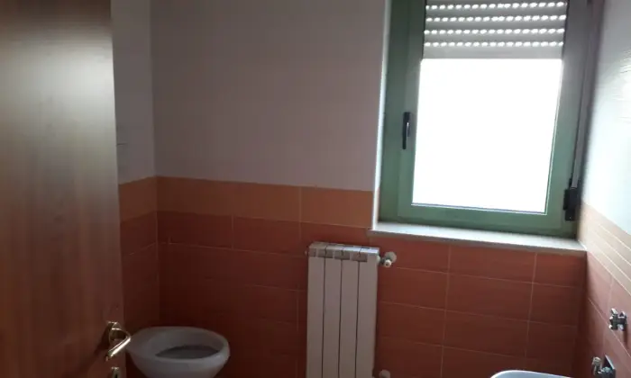 Rexer-San-Giuliano-di-Puglia-Appartamento-con-terrazzo-e-garage-Bagno