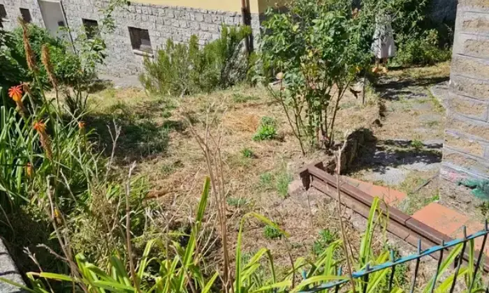 Rexer-CastellAzzara-Vendesi-appartamento-luminoso-Giardino
