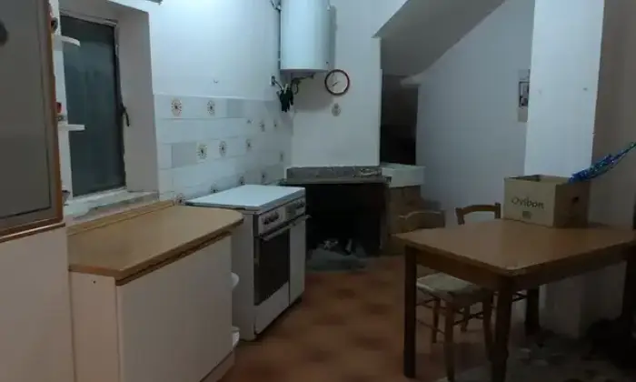 Rexer-Torre-Orsaia-Vendesi-appartamento-al-piano-terra-a-Torre-Orsaia-Cucina