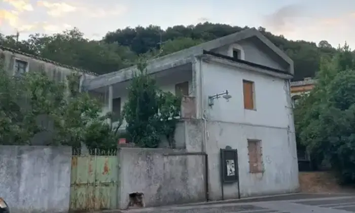 Rexer-Sadali-Vendesi-due-case-a-Sadali-Giardino