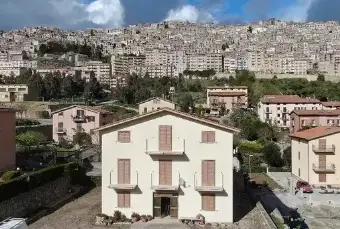 Rexer-Gangi-Villetta-singola-su-livelli-Terrazzo