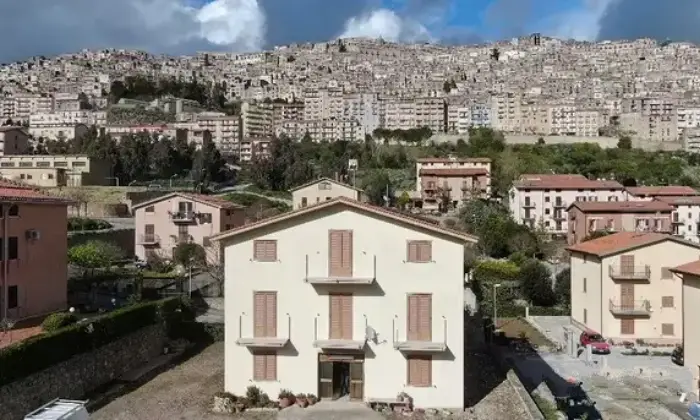 Rexer-Gangi-Villetta-singola-su-livelli-Terrazzo