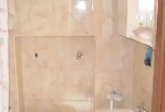 Rexer-Poggio-Moiano-Graziosa-casetta-su-tre-livelli-nel-cuore-di-Poggio-Moiano-Bagno
