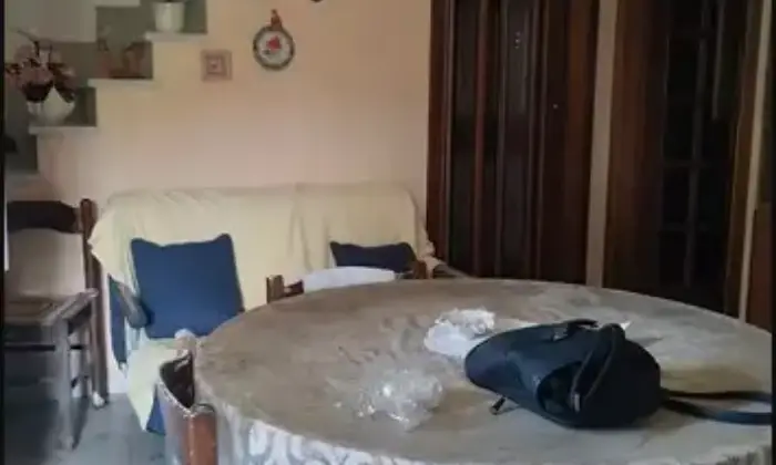 Rexer-Avigliano-Appartamento-in-vendita-in-via-Ricciotti-Garibaldi-ad-Avigliano-CameraDaLetto