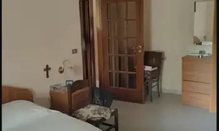 Rexer-Avigliano-Appartamento-in-vendita-in-via-Ricciotti-Garibaldi-ad-Avigliano-CameraDaLetto