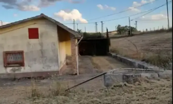 Rexer-Bisaccia-Vendesi-casa-indipendente-a-Bisaccia-AV-Giardino
