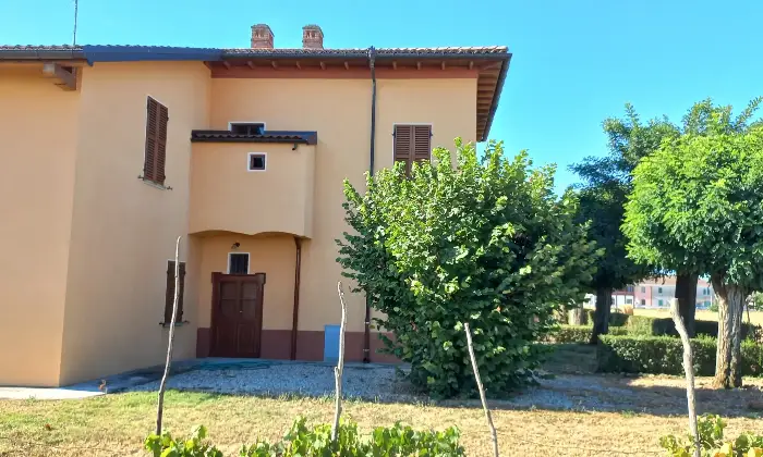 Rexer-Alessandria-Trifam-rist-n-garage-area-verde-terreno-Giardino
