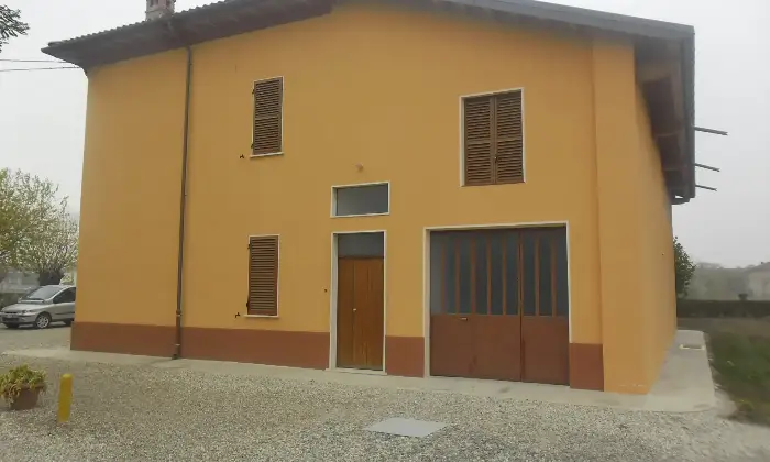 Rexer-Alessandria-Trifam-rist-n-garage-area-verde-terreno-Terrazzo