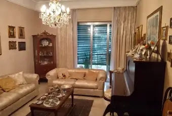 Rexer-Palermo-Vendesi-appartamento-vani-Viale-Croce-Rossa-con-box-Salone
