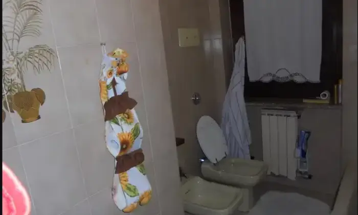 Rexer-Lovere-Appartamento-in-vendita-in-via-Don-Pifferetti-a-Lovere-Bagno