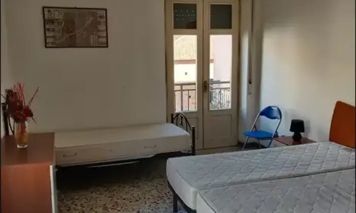 Rexer-Laureana-di-Borrello-Casa-in-vendita-in-via-Giuseppe-Garibaldi-Laureana-di-Borrello-CameraDaLetto