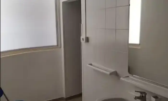 Rexer-Laureana-di-Borrello-Casa-in-vendita-in-via-Giuseppe-Garibaldi-Laureana-di-Borrello-Bagno
