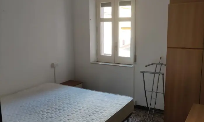 Rexer-Laureana-di-Borrello-Casa-in-vendita-in-via-Giuseppe-Garibaldi-Laureana-di-Borrello-CameraDaLetto