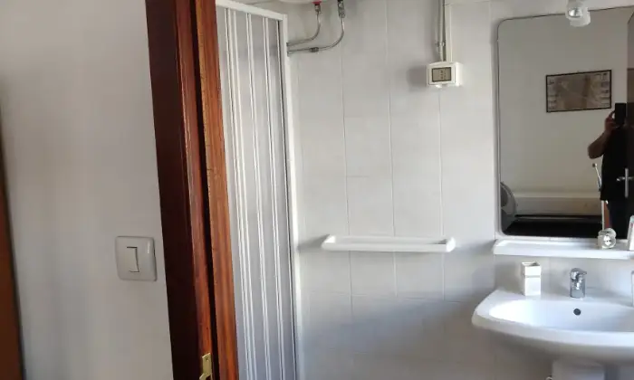 Rexer-Laureana-di-Borrello-Casa-in-vendita-in-via-Giuseppe-Garibaldi-Laureana-di-Borrello-Bagno
