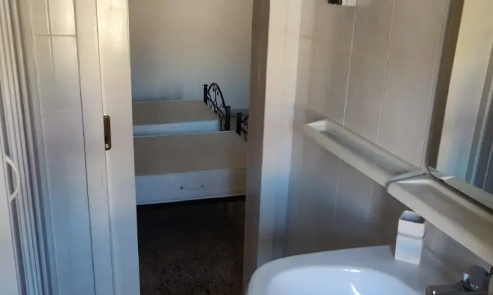 Rexer-Laureana-di-Borrello-Casa-in-vendita-in-via-Giuseppe-Garibaldi-Laureana-di-Borrello-BAGNO