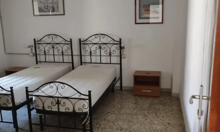 Rexer-Laureana-di-Borrello-Casa-in-vendita-in-via-Giuseppe-Garibaldi-Laureana-di-Borrello-CAMERA-DA-LETTO