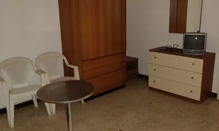 Rexer-Laureana-di-Borrello-Casa-in-vendita-in-via-Giuseppe-Garibaldi-Laureana-di-Borrello-CAMERA-DA-LETTO