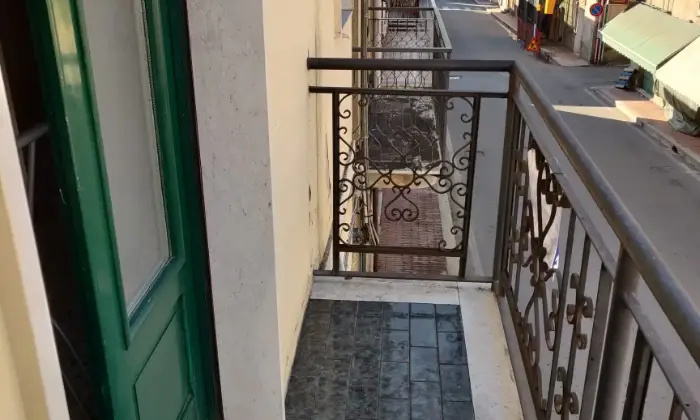 Rexer-Laureana-di-Borrello-Casa-in-vendita-in-via-Giuseppe-Garibaldi-Laureana-di-Borrello-Terrazzo