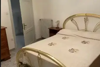 Rexer-Asciano-Vendesi-appartamento-piano-terra-Asciano-CameraDaLetto