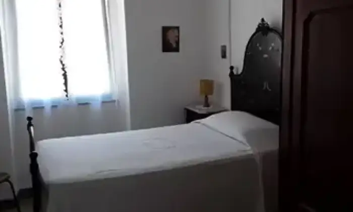 Rexer-Luogosanto-Casa-di-paese-su-due-livelli-CameraDaLetto