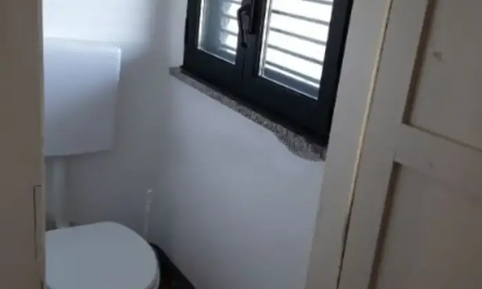 Rexer-Luogosanto-Casa-di-paese-su-due-livelli-Bagno
