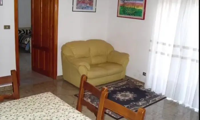 Rexer-Mezzojuso-Vendesi-appartamento-in-Via-Fonte-Vecchia-a-MEZZOJUSO-PA-Salone