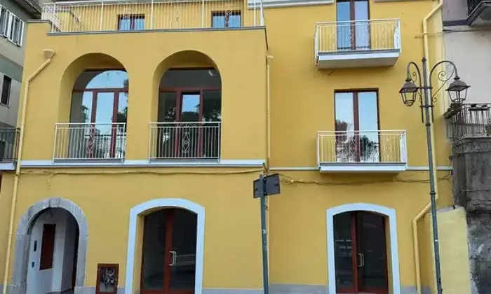 Rexer-Castel-San-Giorgio-Negozio-Ufficio-su-strada-principale-Facciata