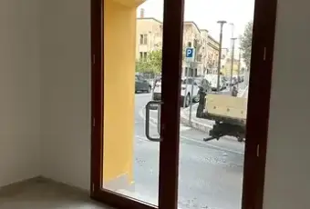 Rexer-Castel-San-Giorgio-Negozio-Ufficio-su-strada-principale-Stanza
