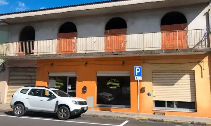 Rexer-Terralba-Fabbricato-con-reddito-garantito-Garage