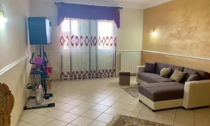 Rexer-Gela-Vendesi-appartamento-su-due-piani-in-via-Castelluccio-a-Gela-Salone