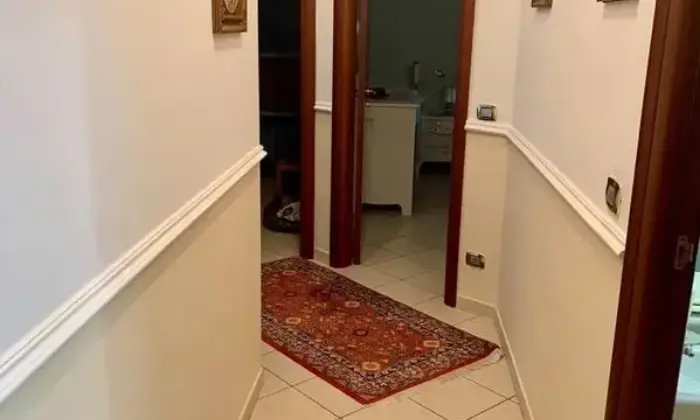 Rexer-Gela-Vendesi-appartamento-su-due-piani-in-via-Castelluccio-a-Gela-Corridoio