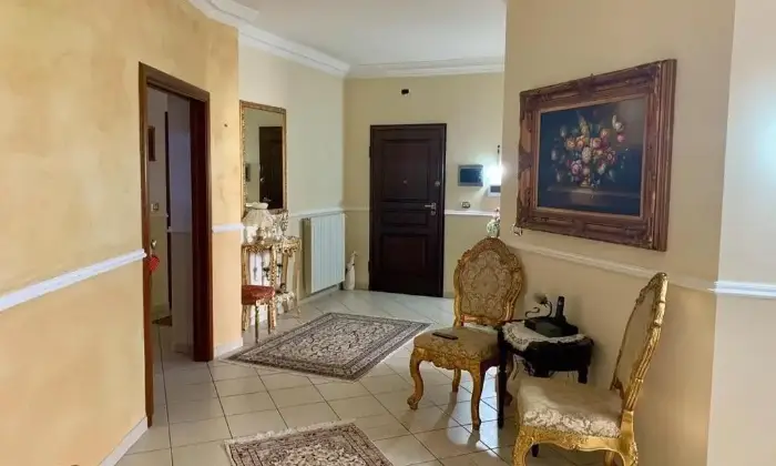Rexer-Gela-Vendesi-appartamento-su-due-piani-in-via-Castelluccio-a-Gela-Salone