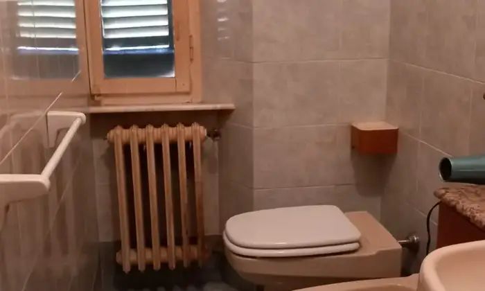 Rexer-Volterra-Appartamento-vicinissimo-al-centro-storico-Bagno