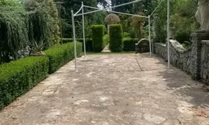 Rexer-Bricherasio-Vendesi-villa-con-casa-padronale-Giardino