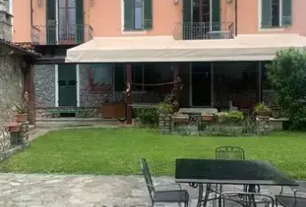 Rexer-Bricherasio-Vendesi-villa-con-casa-padronale-Giardino