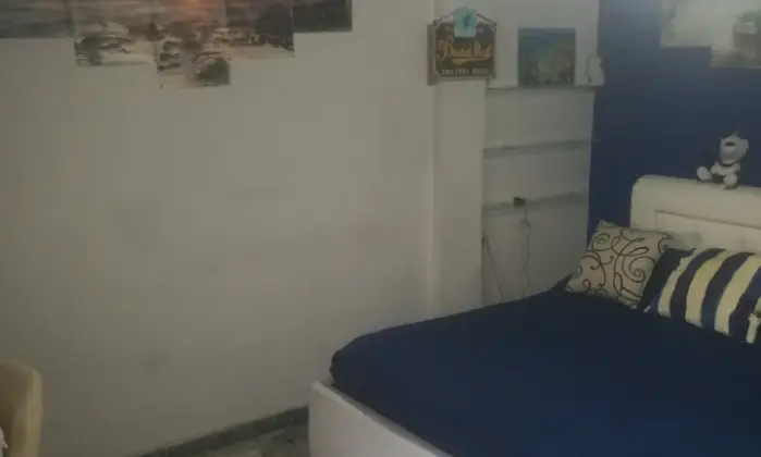 Rexer-Napoli-Deliziosa-stanza-per-studentesse-e-dottoresse-di-fronte-policlinico-CameraDaLetto