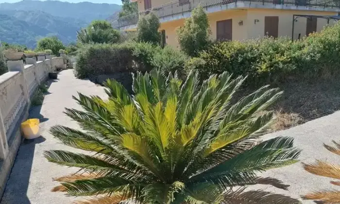 Rexer-Messina-Vendesi-appartamento-in-villa-Terrazzo