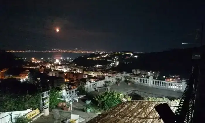 Rexer-Messina-Vendesi-appartamento-in-villa-Terrazzo