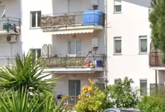 Rexer-Montalto-Uffugo-Luminoso-e-grazioso-appartamento-trilocale-angolo-cottura-arredato-ampio-terrazzo-Terrazzo