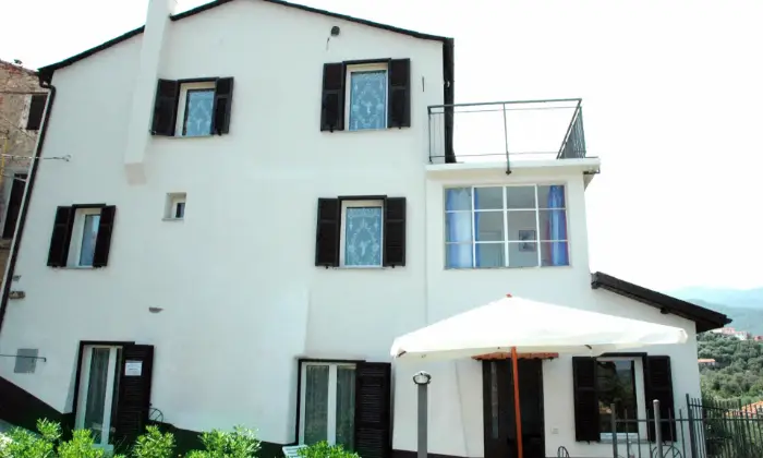 Rexer-Dolcedo-Quadrilocale-in-vendita-in-via-Ruffini-Dolcedo-Terrazzo