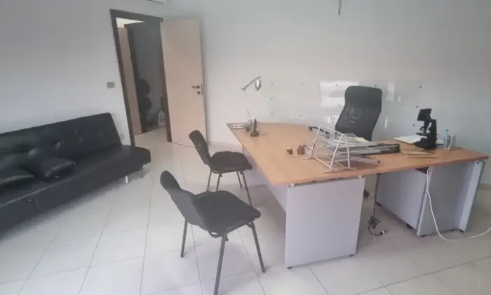 Rexer-Manfredonia-Affitto-a-ManfredoniaFG-locale-commerciale-di-circa-mq-Salone