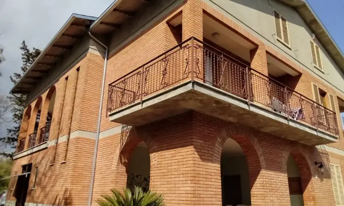 Rexer-Perugia-Vendo-villa-con-vista-panoramica-esposta-a-sud-ALTRO